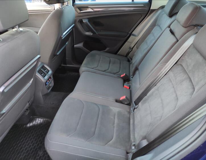 Volkswagen Tiguan 7