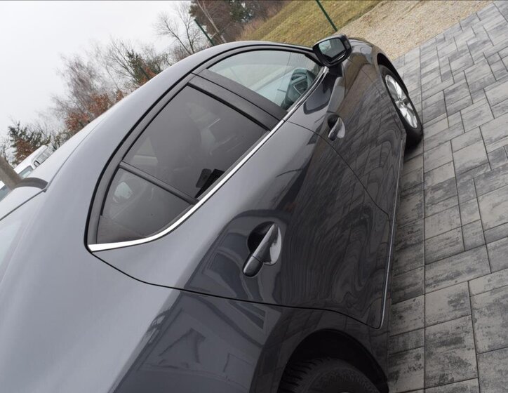 Mazda 3 Sedan / Limuzína 1,5 l 74 kw