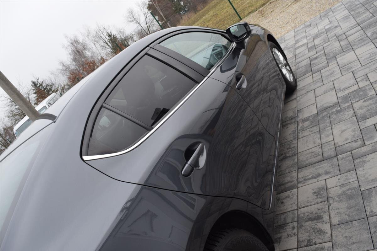 Mazda 3 Sedan / Limuzína 1,5 l 74 kw