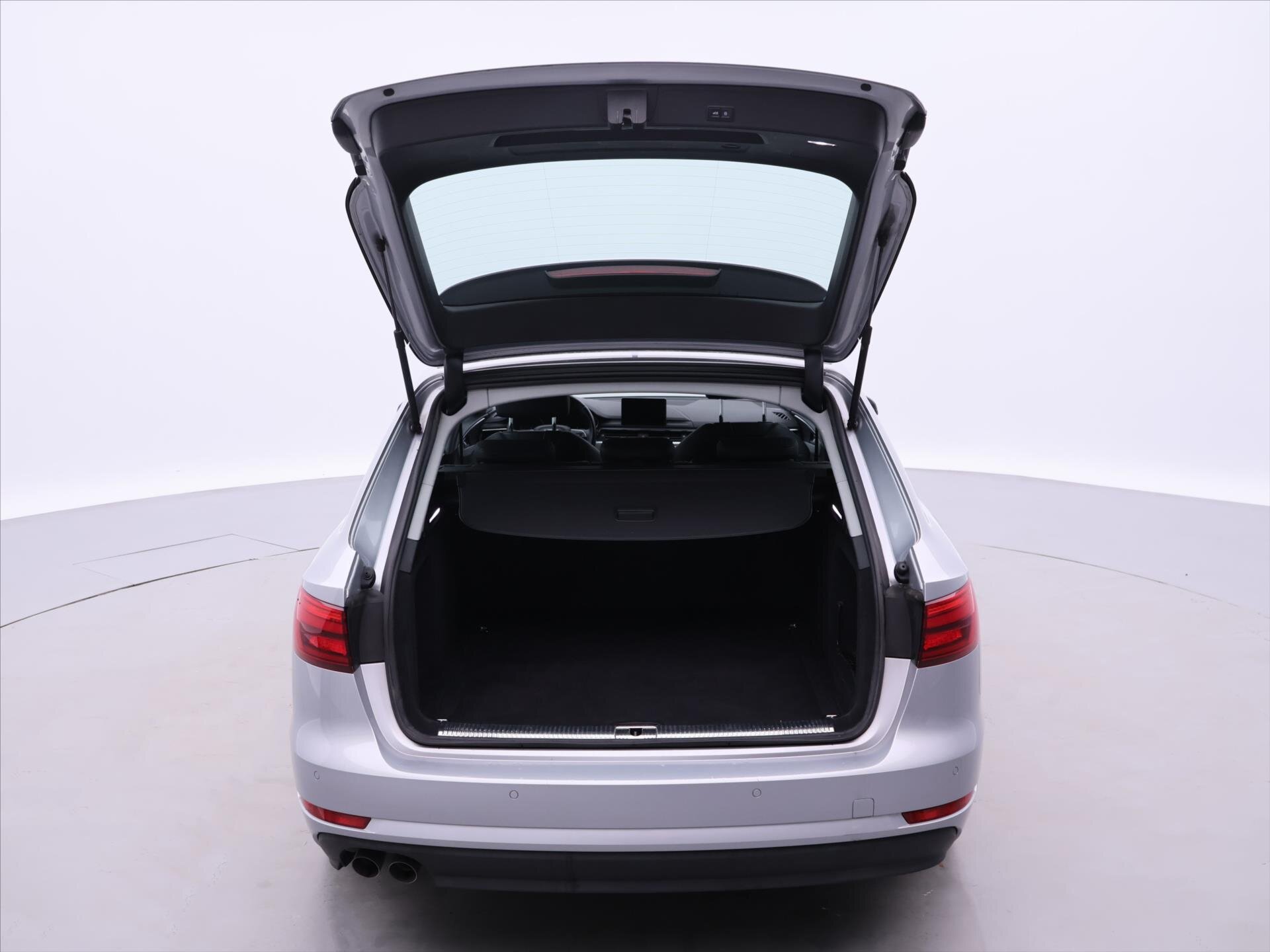 Audi A4 Kombi 2,0 l 140 kw