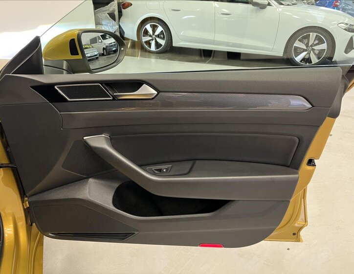 Volkswagen Arteon 24