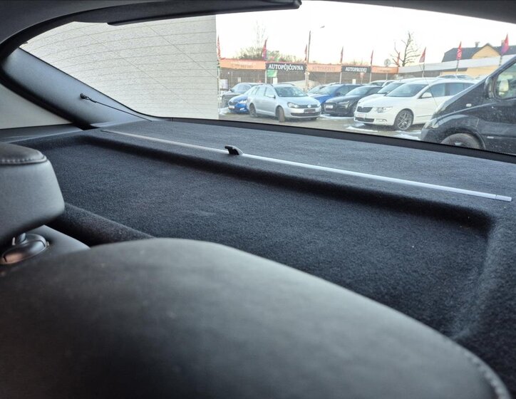 Škoda Superb Sedan / Limuzína 2,0 l 125 kw