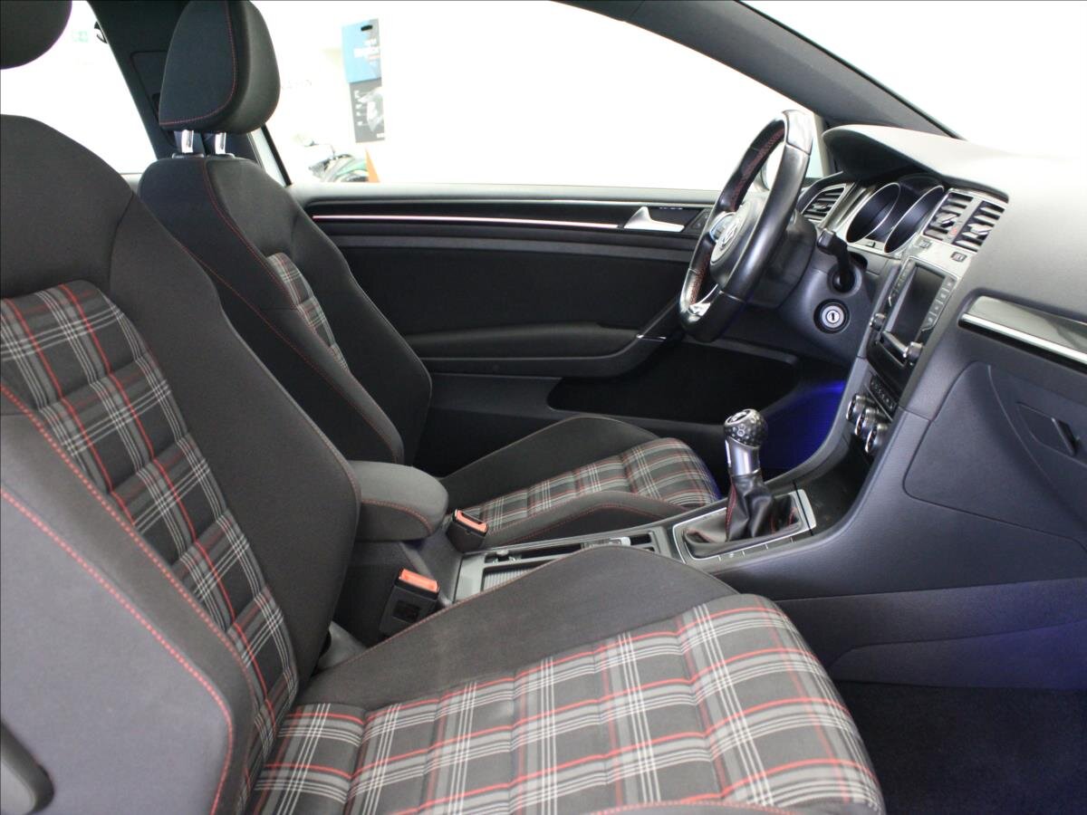 Volkswagen Golf Hatchback 2,0 l 169 kw