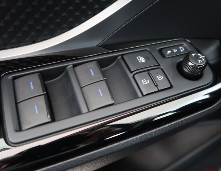 Toyota C-HR SUV 2,0 l 112 kw