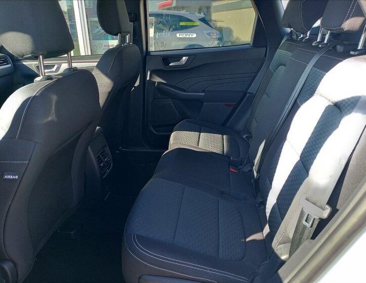 Ford Kuga SUV / Terénní 2,5 l 165 kw