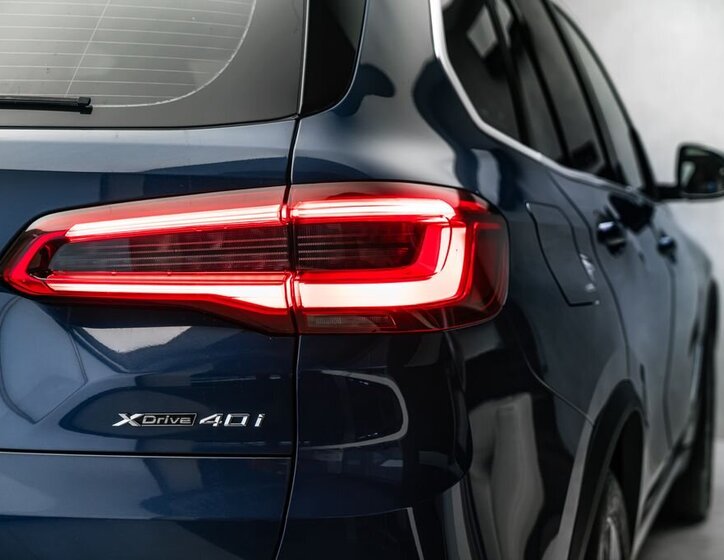 BMW X5 SUV 3,0 l 250 kw