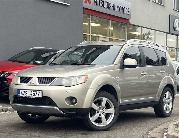 Mitsubishi Outlander SUV / Terénní 2,0 l 103 kw