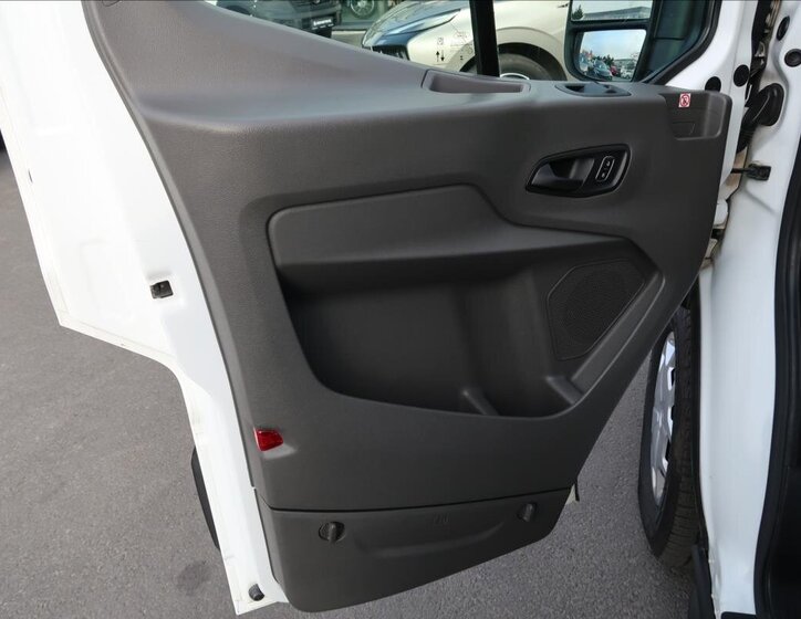Ford Transit 16