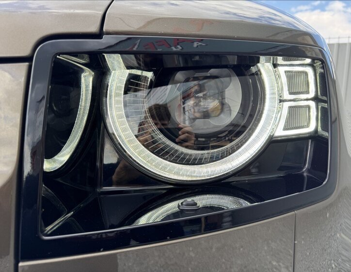 Land Rover Defender SUV / Terénní 3,0 l 221 kw