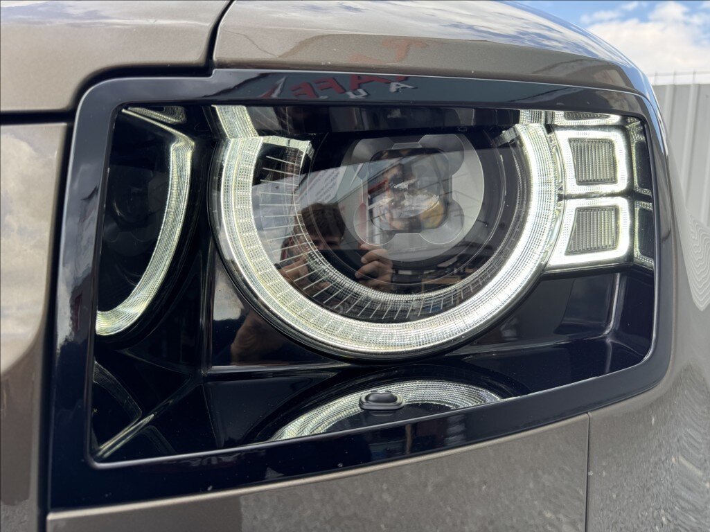 Land Rover Defender SUV / Terénní 3,0 l 221 kw