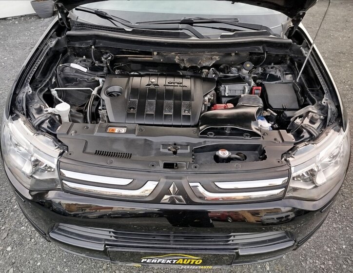 Mitsubishi Outlander SUV 2,3 l 110 kw