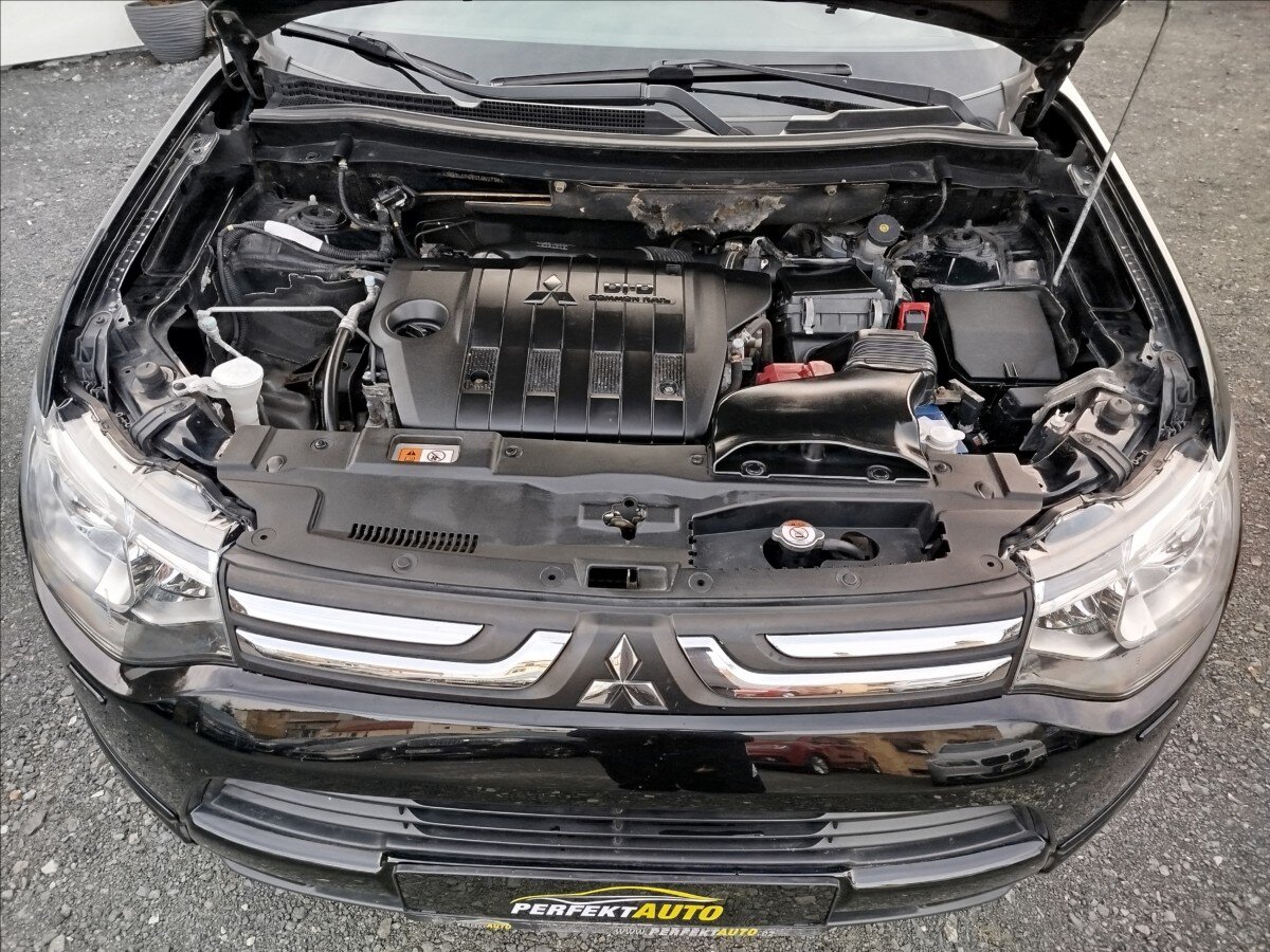 Mitsubishi Outlander SUV 2,3 l 110 kw