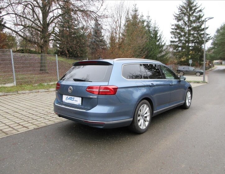 Volkswagen Passat 9