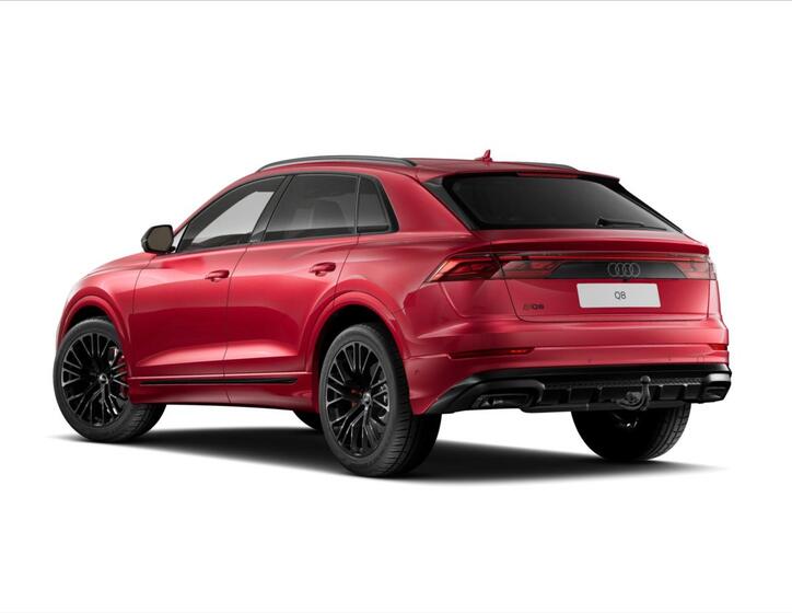 Audi Q8 4