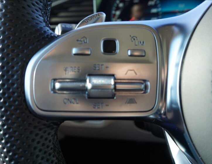 Mercedes-Benz GLS SUV / Terénní 4,0 l 450 kw