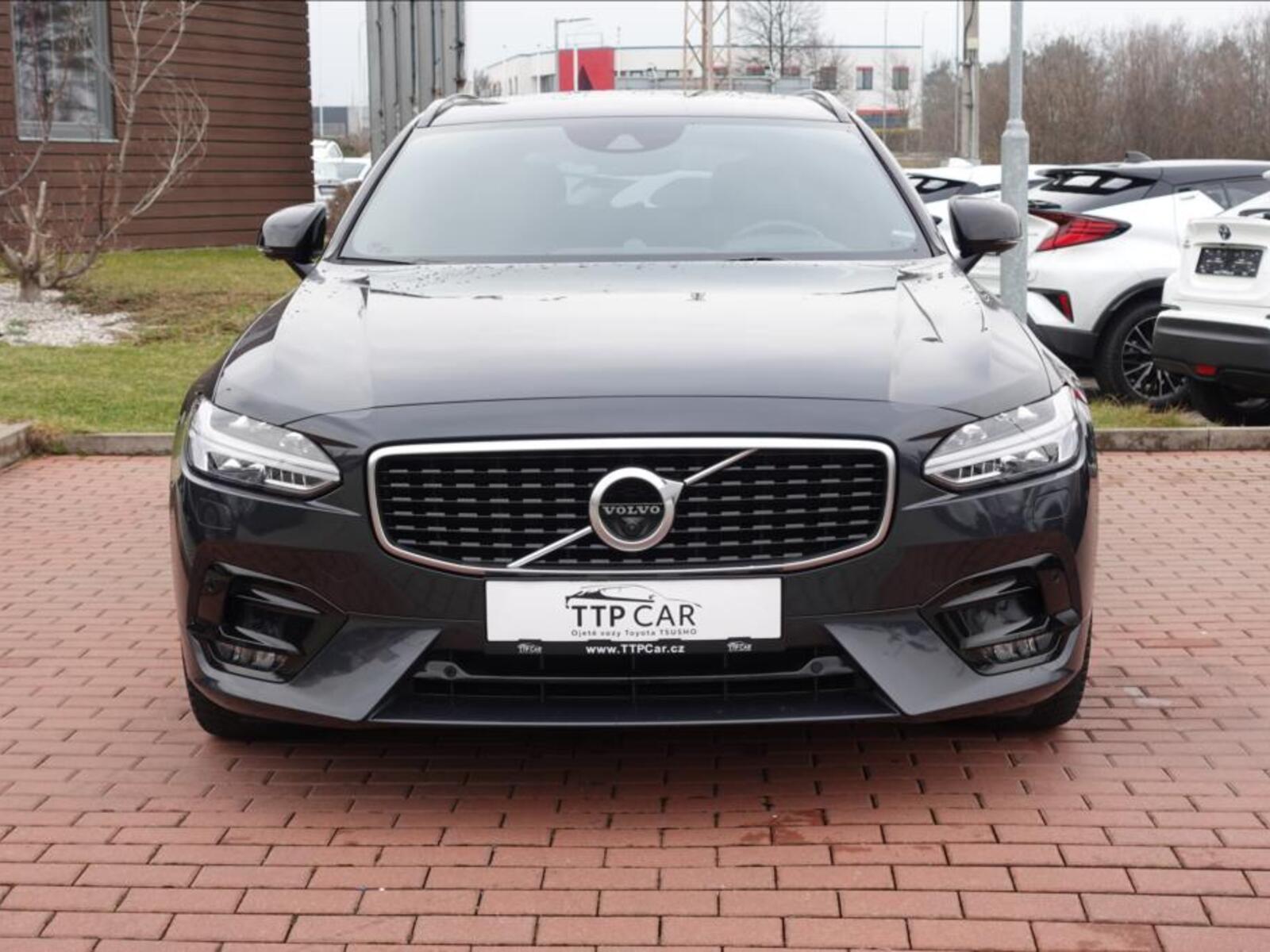 Volvo V90 2