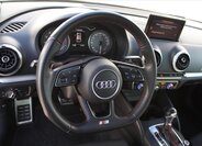 Audi S3 Hatchback 2,0 l 221 kw