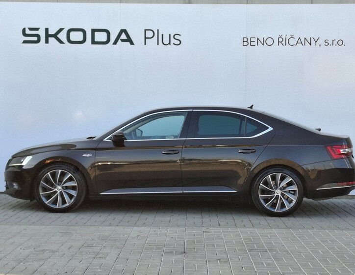 Škoda Superb Sedan / Limuzína 2,0 l 140 kw