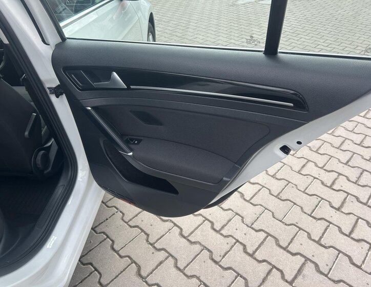 Volkswagen Golf Kombi 2,0 l 110 kw