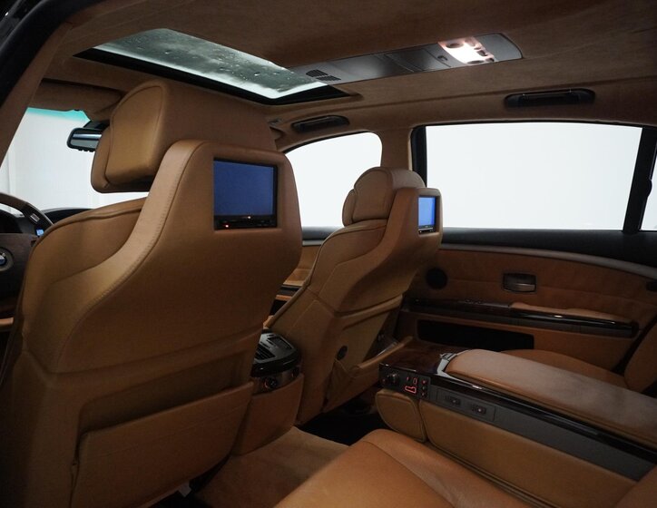 BMW Řada 7 Sedan 6,0 l 327 kw