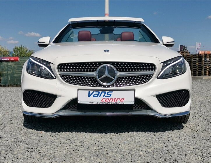 Mercedes-Benz Třídy C Kabriolet 2,0 l 180 kw