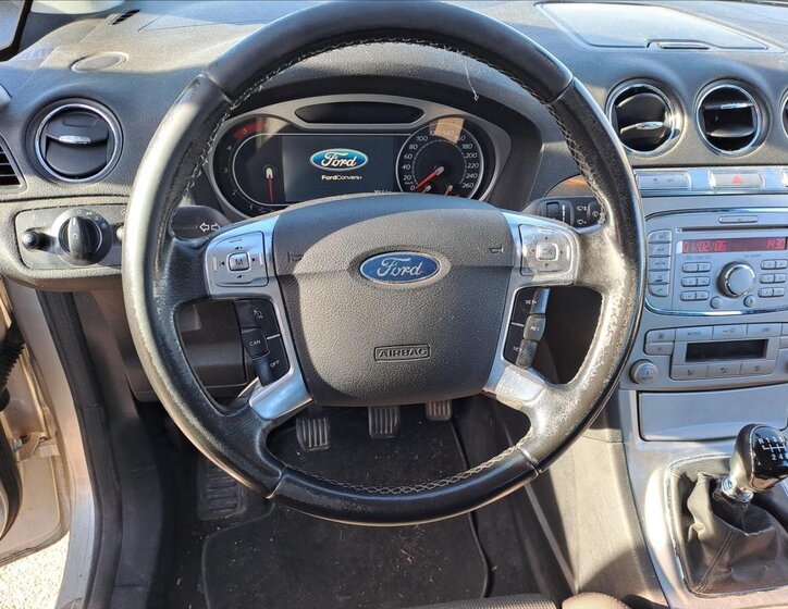 Ford S-MAX MPV 2,0 l 103 kw