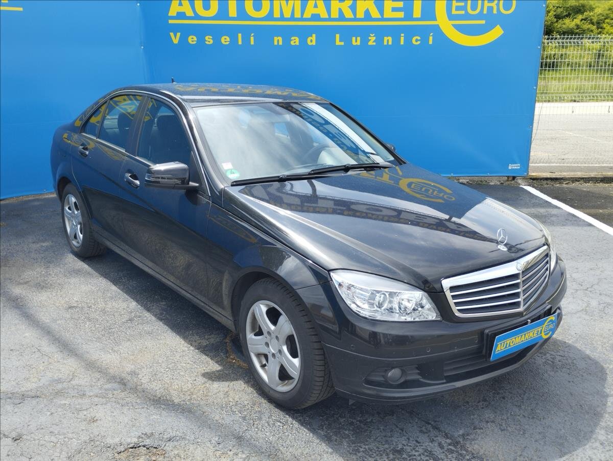 Mercedes-Benz Třídy C Sedan / Limuzína 1,8 l 115 kw
