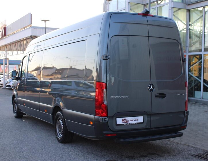 Mercedes-Benz Sprinter 6