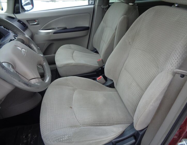 Mitsubishi Grandis Kombi 2,4 l 121 kw