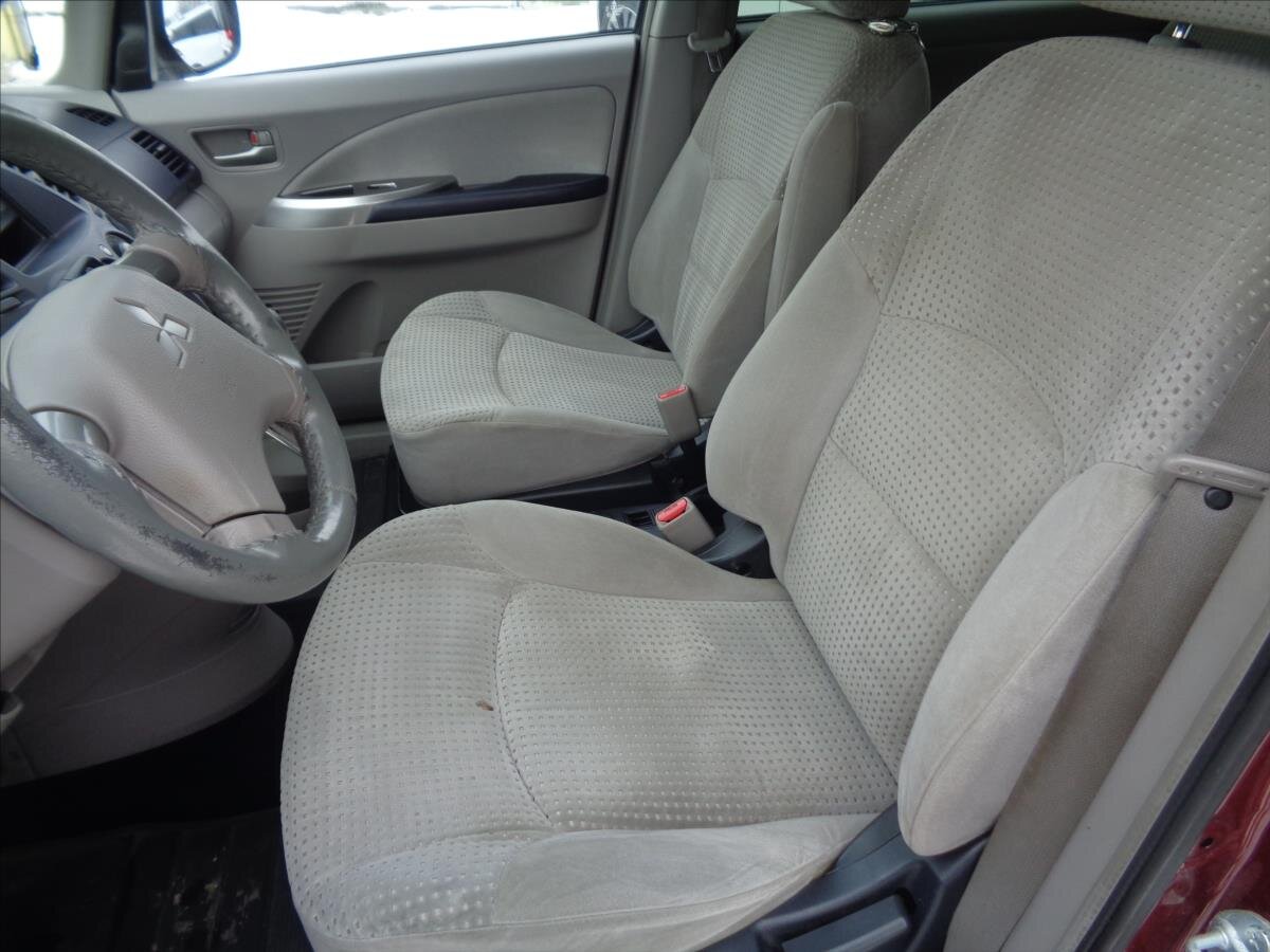 Mitsubishi Grandis Kombi 2,4 l 121 kw