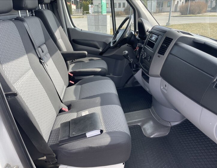 Volkswagen Crafter Skříň 2,0 l 120 kw