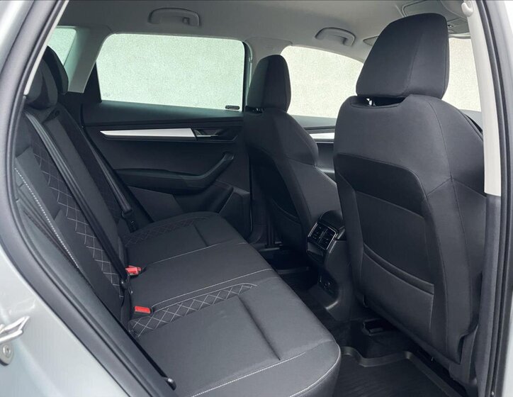 Škoda Karoq SUV 999,0 81 kw