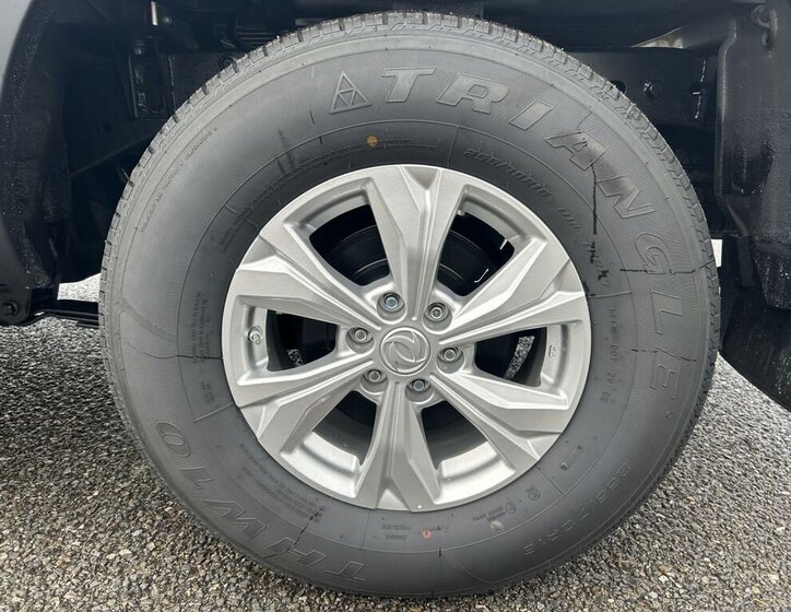 Dongfeng Ostatní Pick-up 2,3 l 120 kw