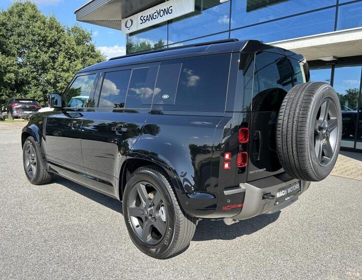 Land Rover Defender 6