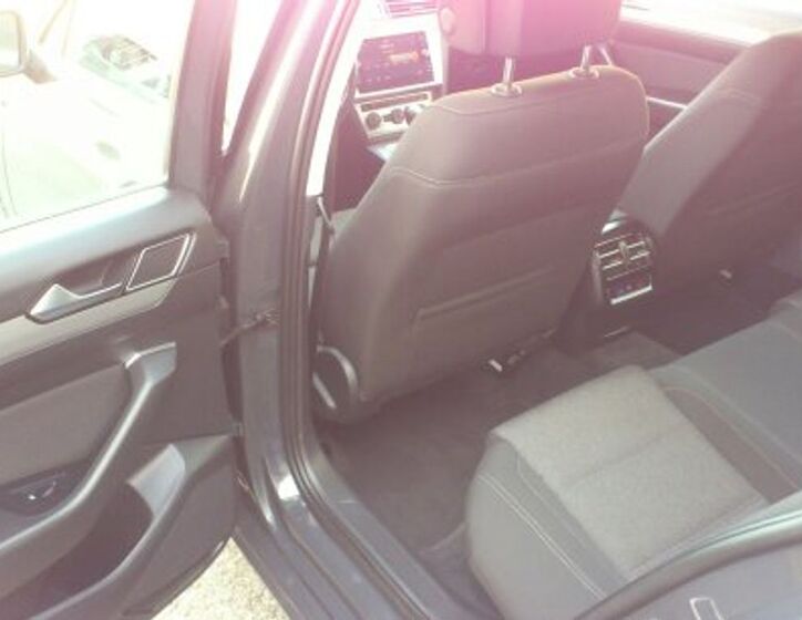 Volkswagen Passat 10