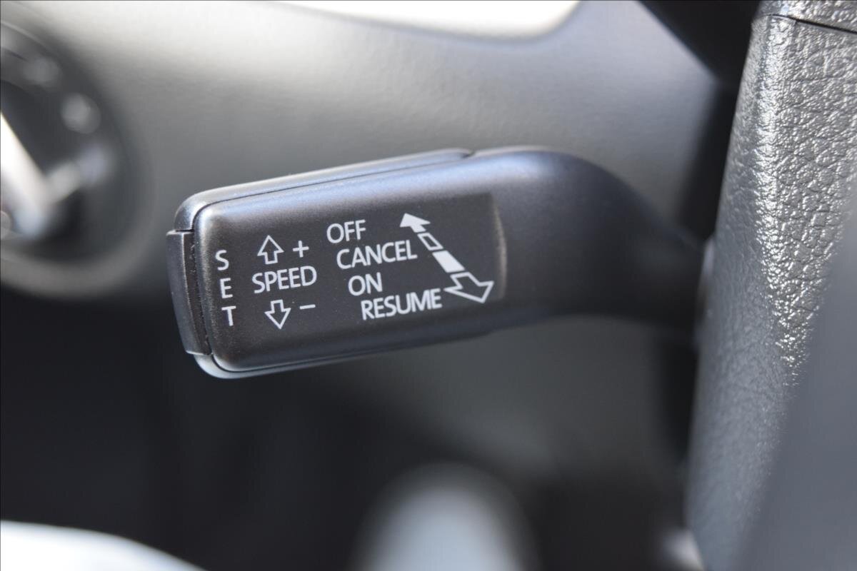 Volkswagen Sharan MPV 2,0 l 103 kw