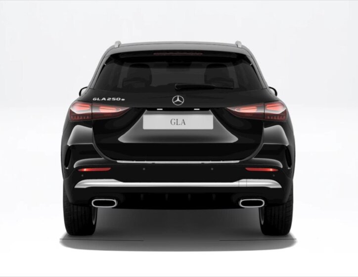 Mercedes-Benz GLA SUV / Terénní 1,3 l 120 kw