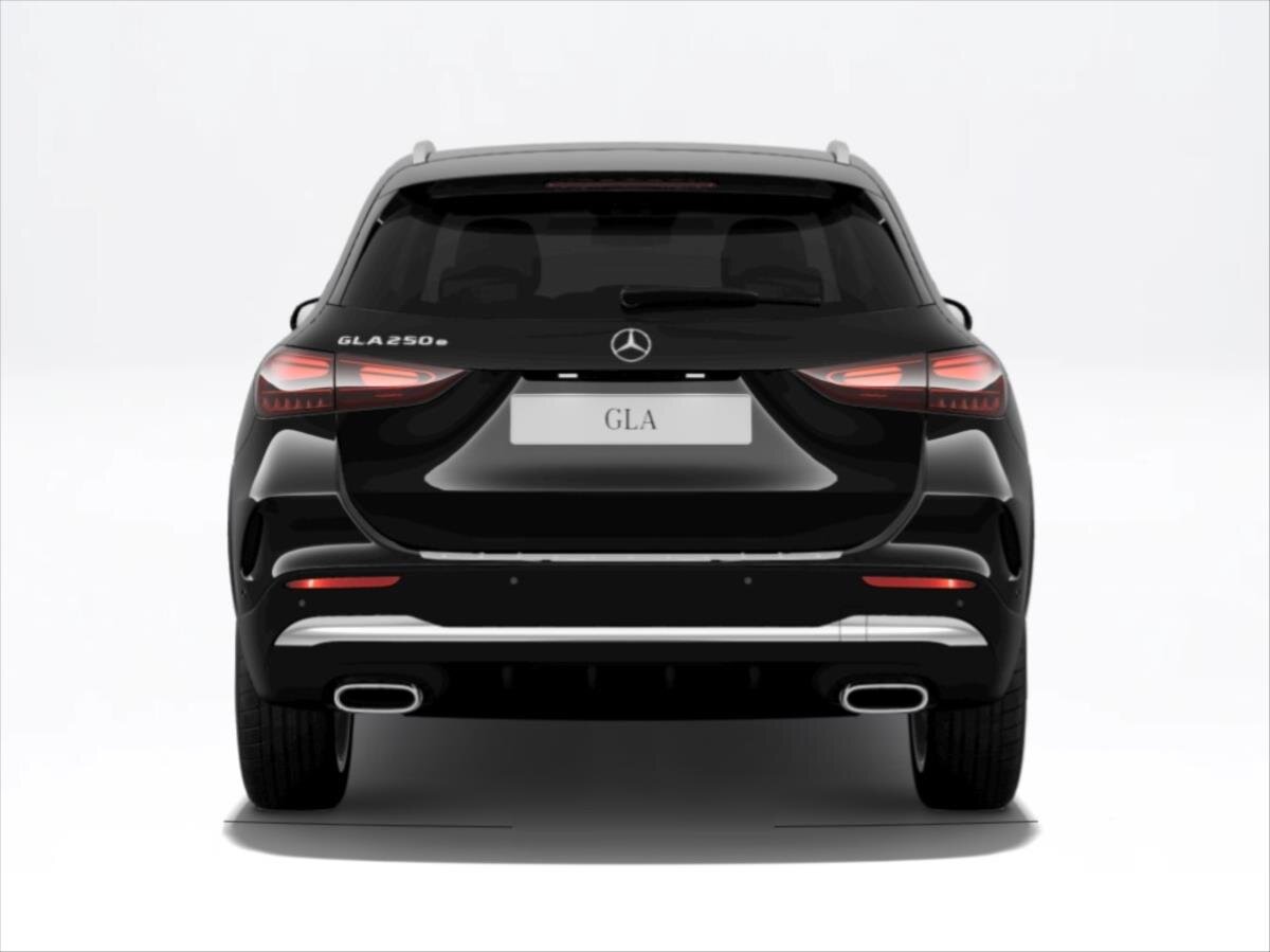 Mercedes-Benz GLA SUV / Terénní 1,3 l 120 kw