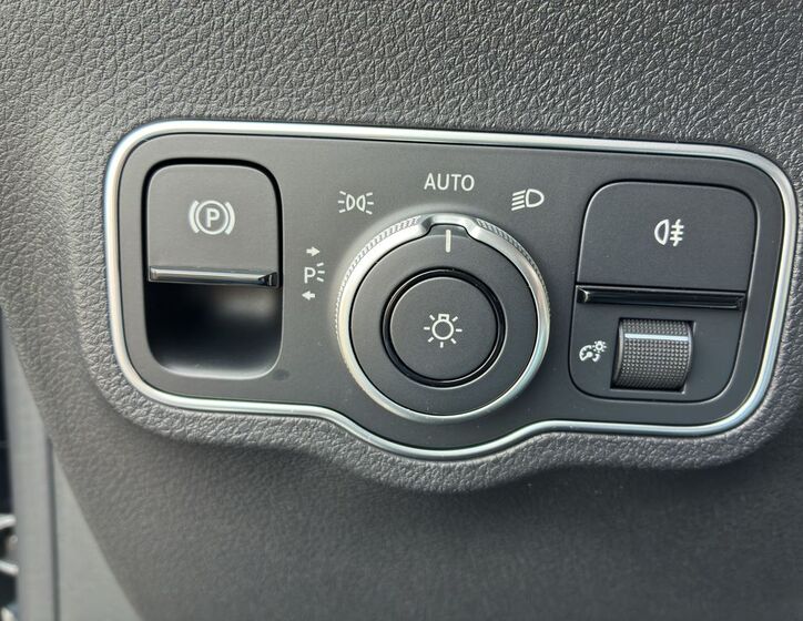 Mercedes-Benz EQB 21