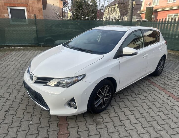 Toyota Auris 9