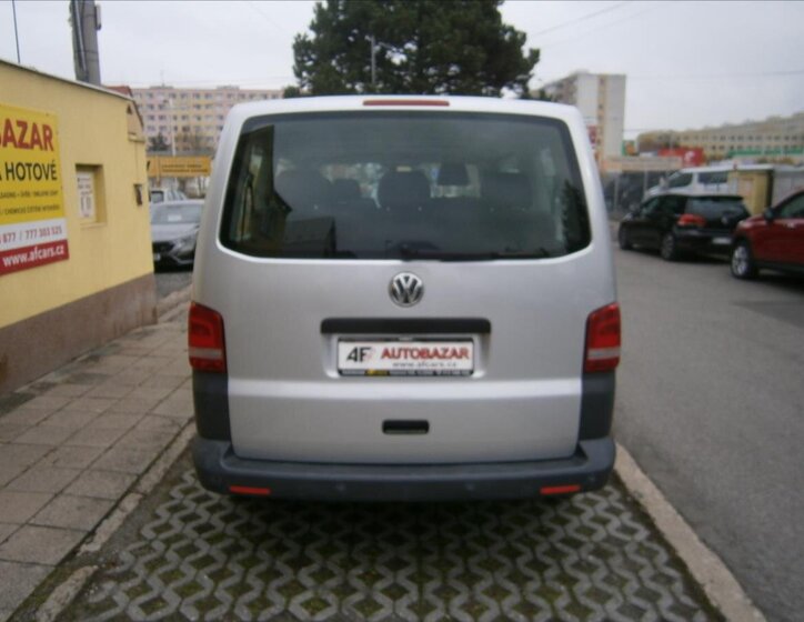 Volkswagen Caravelle Kombi 2,0 l 75 kw
