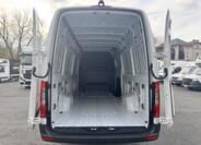Mercedes-Benz Sprinter 9