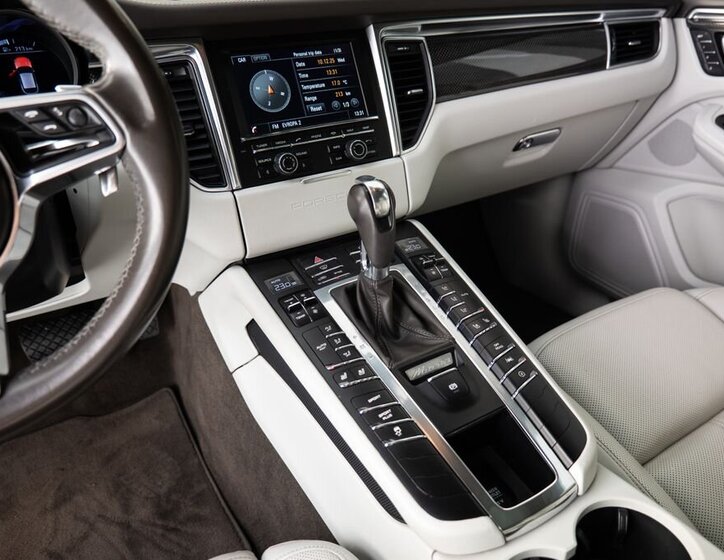 Porsche Macan 13