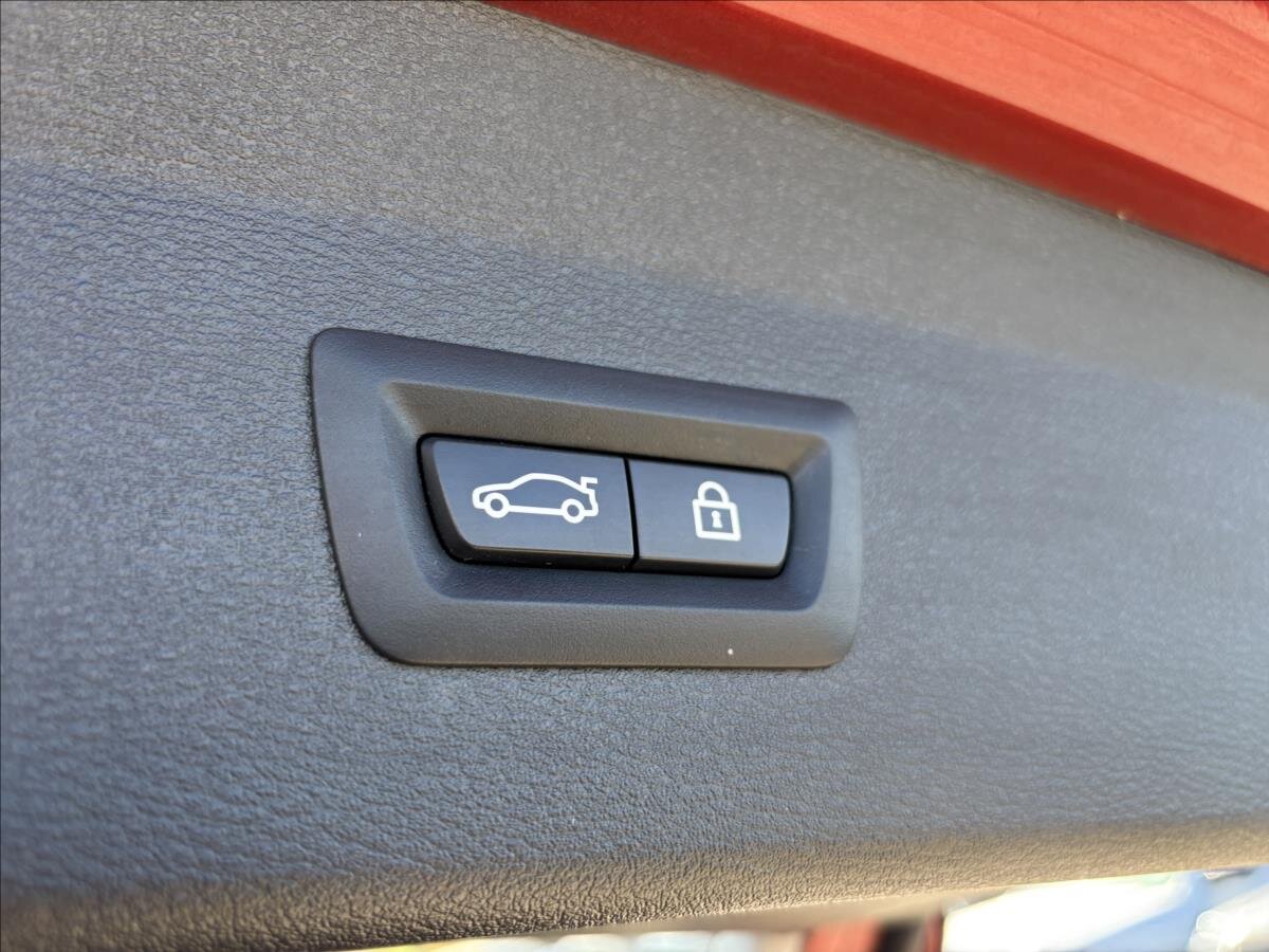 BMW X1 Kombi 1,5 l 100 kw