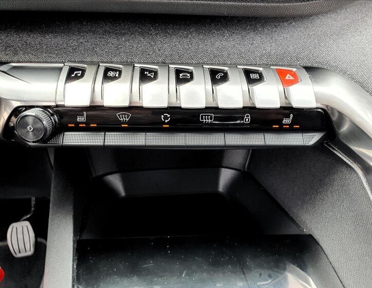 Peugeot 5008 SUV / Terénní 1,5 l 96 kw