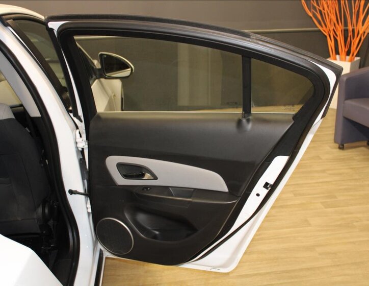 Chevrolet Cruze Sedan / Limuzína 2,0 l 120 kw