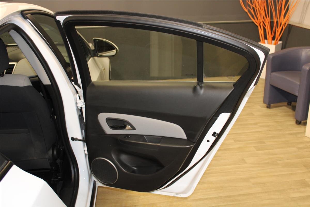 Chevrolet Cruze Sedan / Limuzína 2,0 l 120 kw