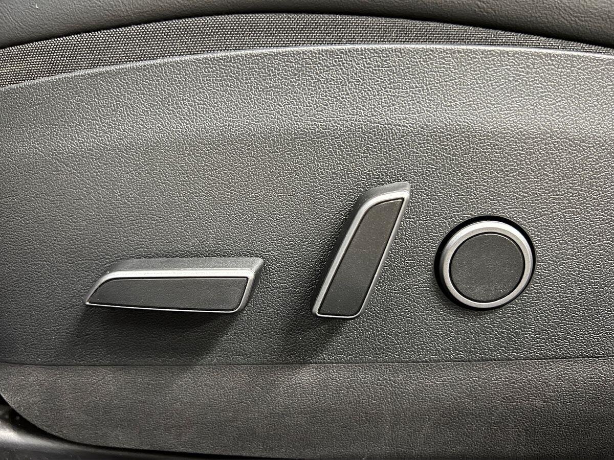 Tesla Model 3 Sedan / Limuzína 0,0 239 kw