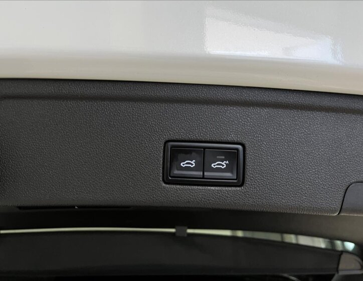 Volkswagen Touareg SUV / Terénní 4,0 l 310 kw