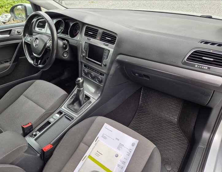 Volkswagen Golf Kombi 1,6 l 81 kw